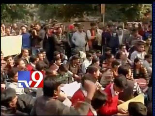 Sheila Dikshit condoles Delhi gangrape victim's death