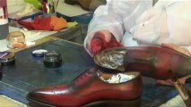 Patiner et personnaliser des chaussures en cuir