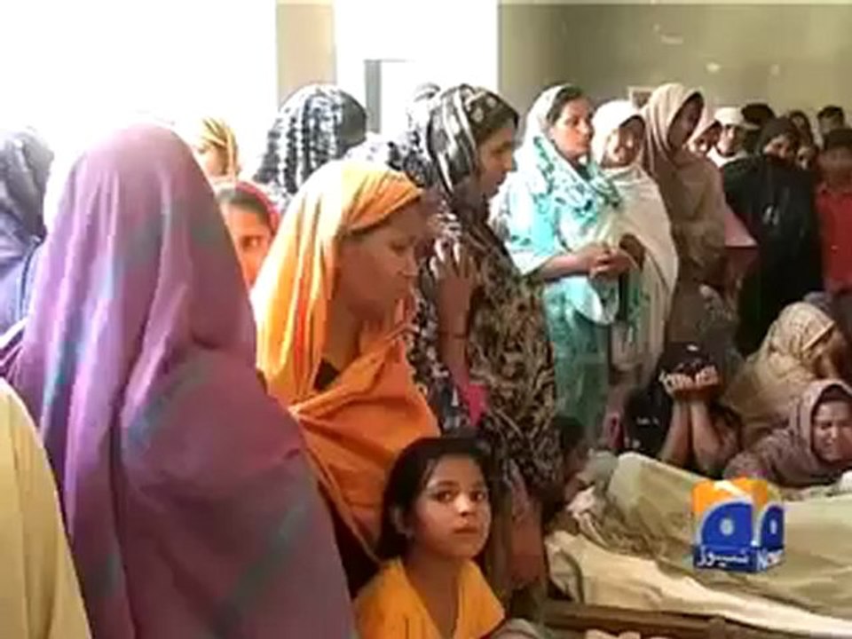 Train Kill Father Daugh PKG.mp4