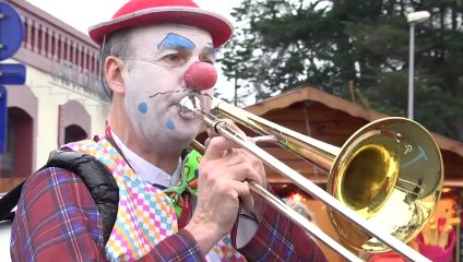 VIDEO Quiberon fête Noël - La patinoire, la piste de ski et le duo des Fulupik