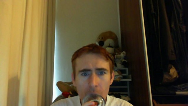 Wiwi égratigne closer de Natalie May