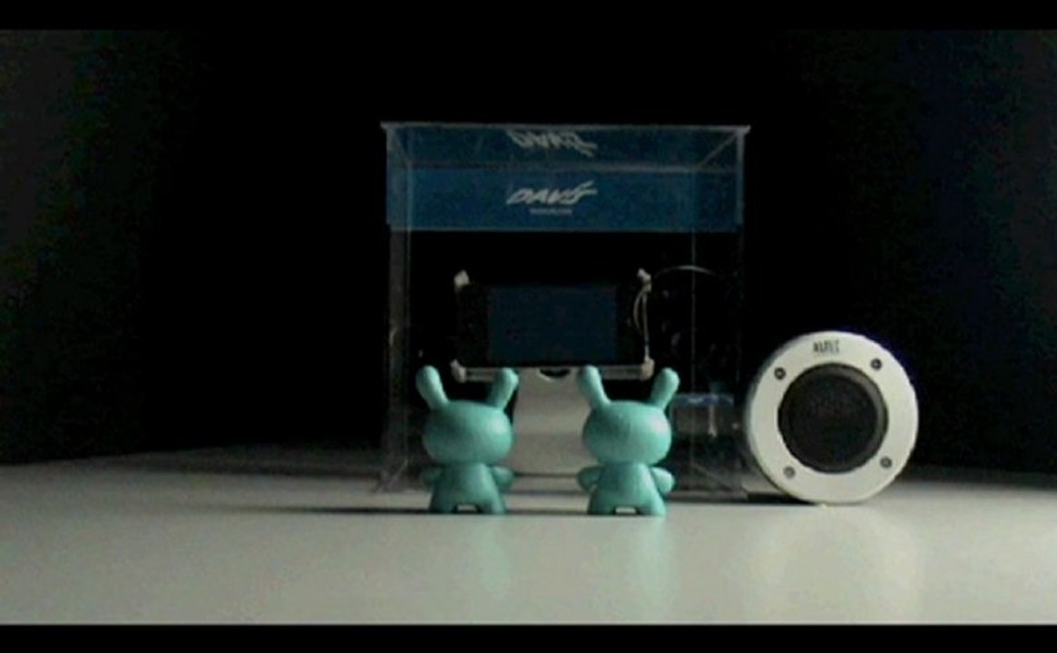 Hunter Cole | Living Drawings | Davis Museum | The Davis Lisboa Mini-Museum of Contemporary Art