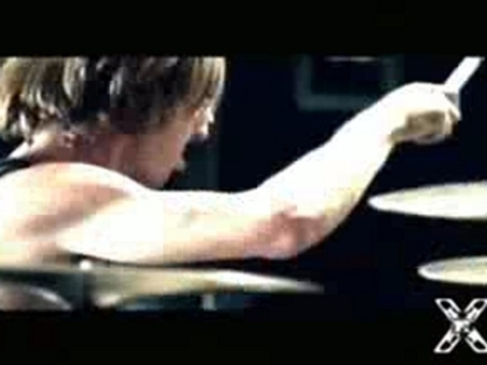 Hoobastank_-_Crawling_In_the_Dark