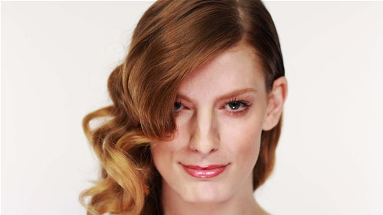 How To Do Hollywood Curls