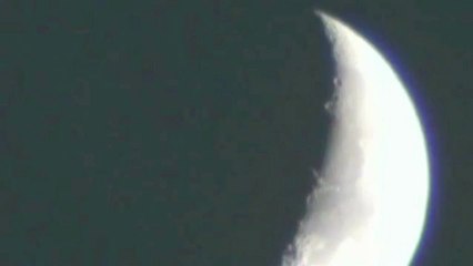 UFO fly past the dark side of the moon - December 2012