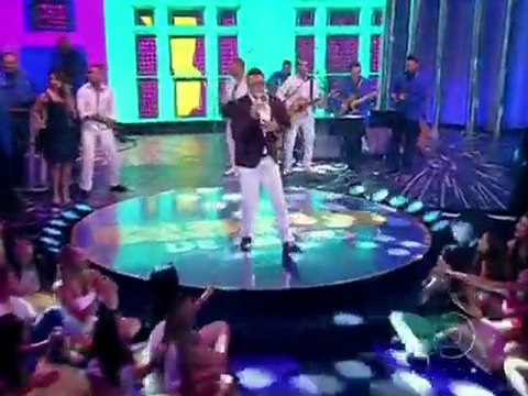 Sorriso Maroto canta Assim Você Mata o Papai 29 12 2012