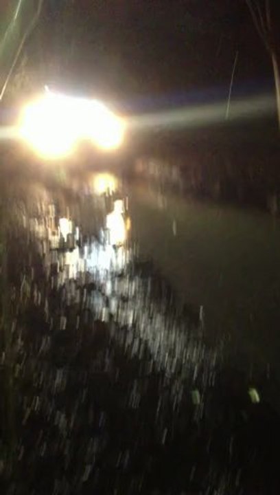 LE LOUP ROUGE 4X4 PASSAGE DANS L EAU