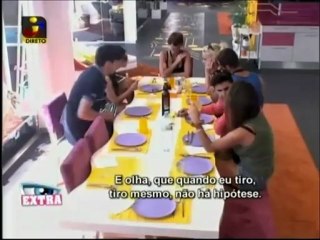 Nuno pergunta a Van se ainda tem aliança 01.10.12