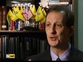 NEWTOWN KURBANLARINI ANMA TÖRENLERİ VE SİLAH TARTIŞMASI