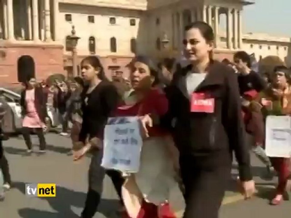 HİNDİSTAN PROTESTOLAR