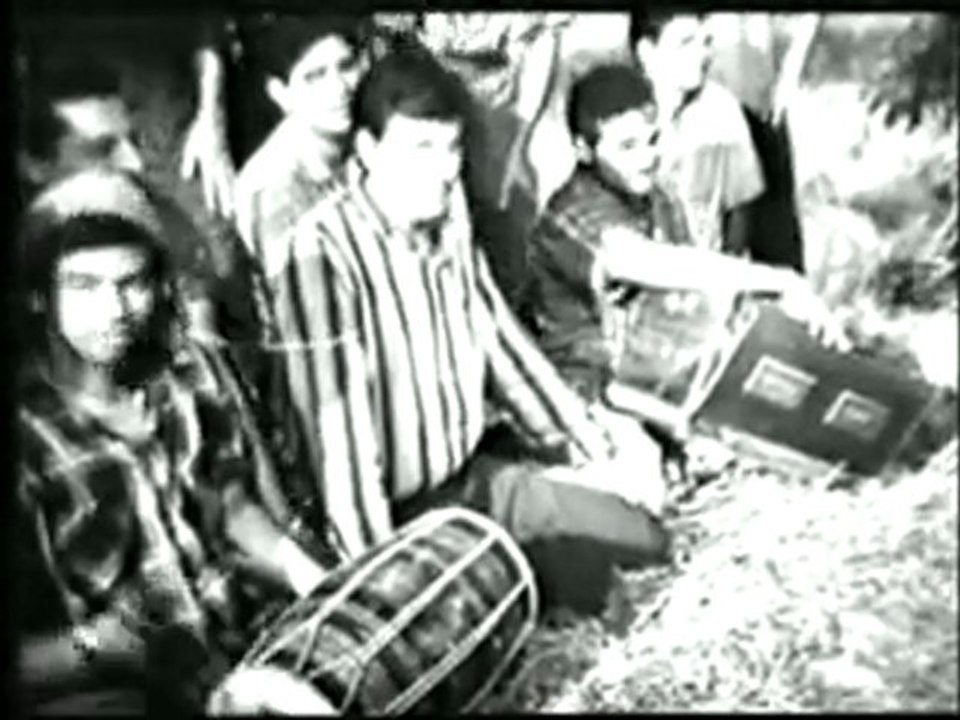 YUN HANS HANS KAR DEKHO NA HUMEIN - DR VIDYA