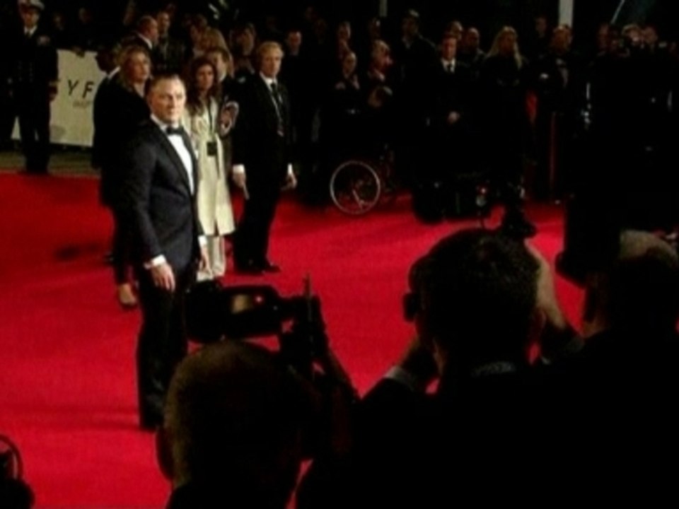 Bond breaks box office records