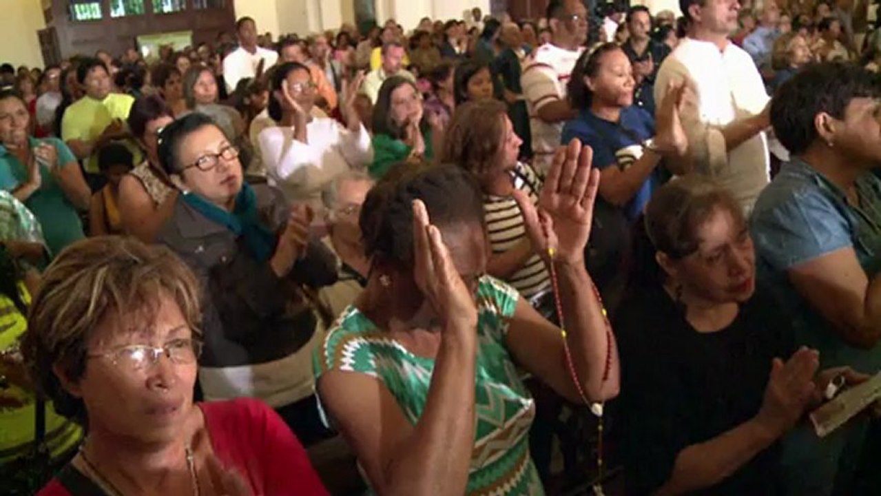 Venezuelans pray as Chavez condition worsens
