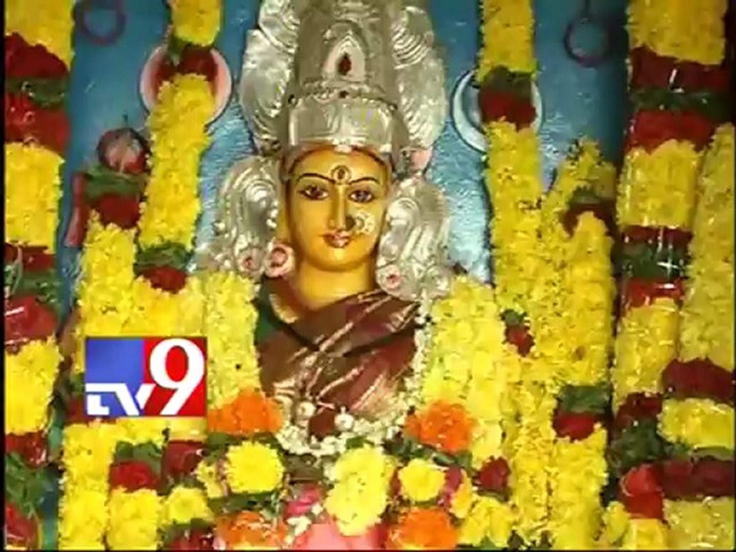 Heavy flow of devotees at Vijaywada durga temple - video Dailymotion