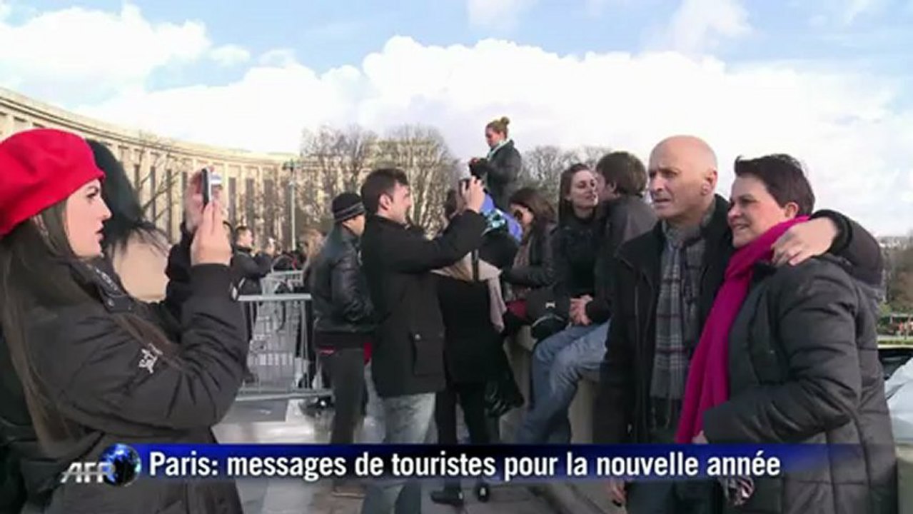 Les touristes du monde entier souhaitent une bonne année 2013