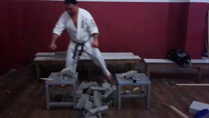 yusuf kılıç yine gösteri için ayrı bır kırışş  izlemeye deyer