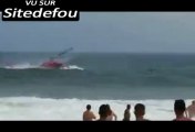 Un hélicoptère se crash sur les bords de plage de Copacabana !!