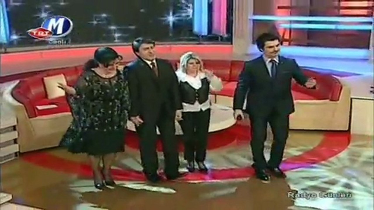 Bir Kız Gördüm Karalı (Oktay Bora Ertuğrul)