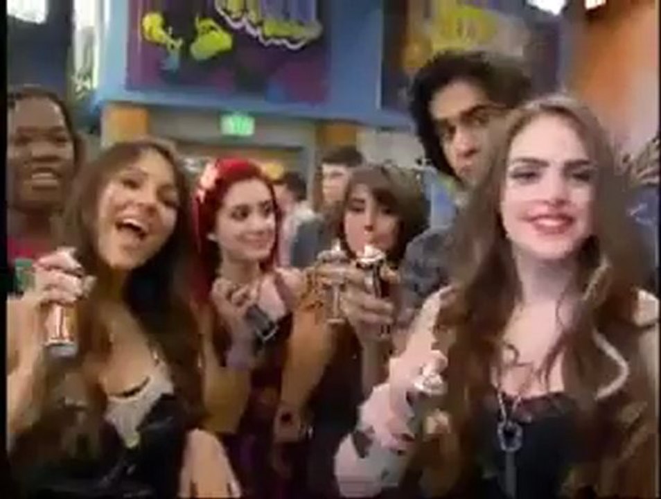 VICTORiOUS en español   Victoria Justice, Videos y fotos de Victorious, Elizabeth Gillies, Avan Jog  Más fotos de Victorious4