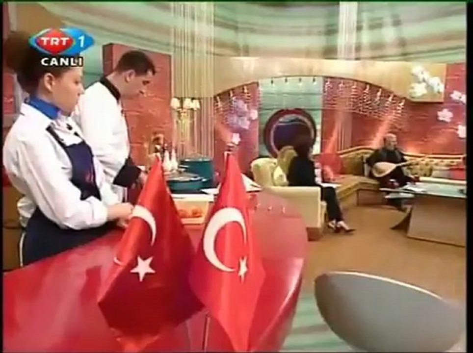 ESAT KABAKLI Pencereden Kar   Vatan Bugün Bizden Razı Olacak -