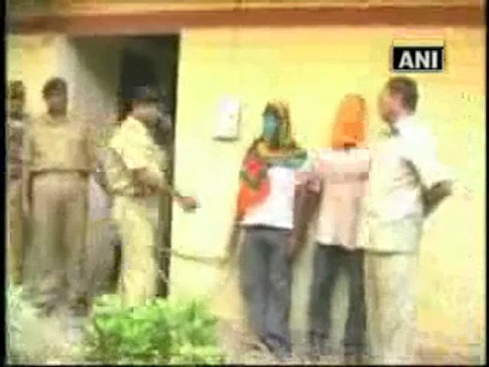 Maoist commander surrenders in Jharkhand.mp4