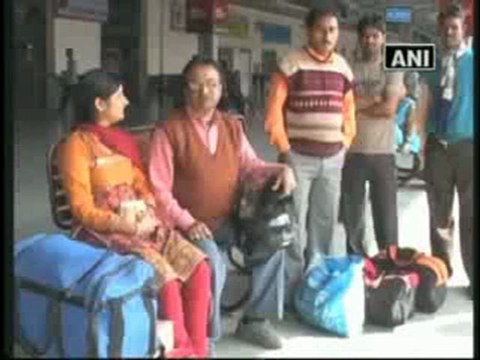 Maoist shutdown against Obama's visit disrupts traffic.mp4