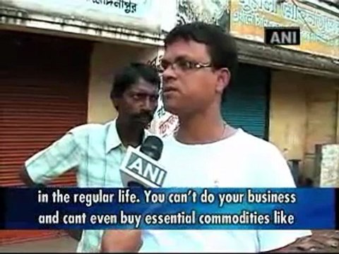 Maoist shutdown cripples normal life in seven states, seven killed.mp4