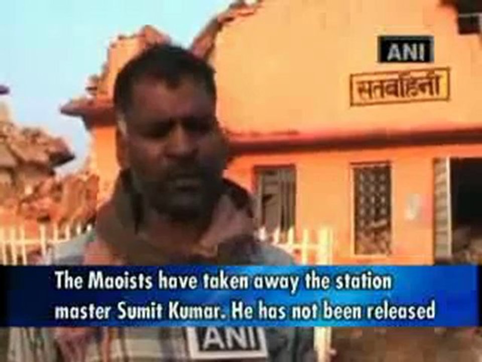 Maoists blow up railway station in Jharkhand.mp4