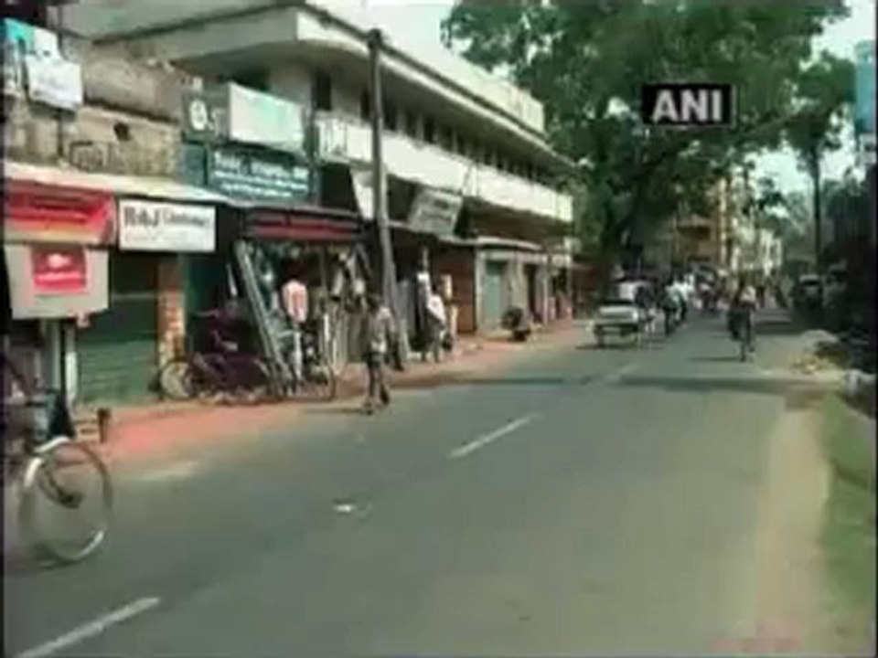 Maoists blow up railway track in West Bengal.mp4