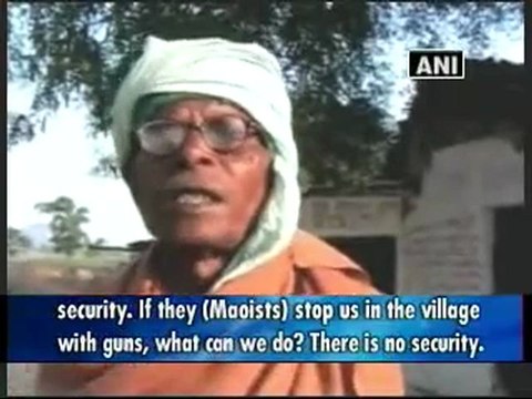 Maoists blow up railway tracks, community centre, school.mp4