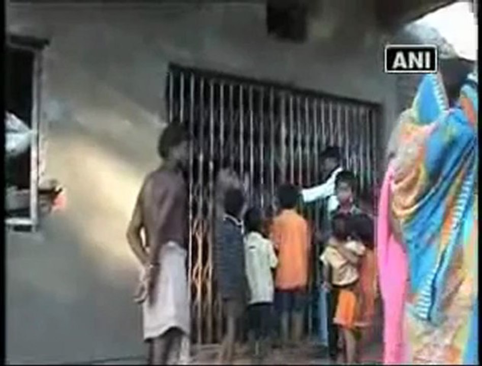 Maoists blow up school building in Jharkhand.mp4