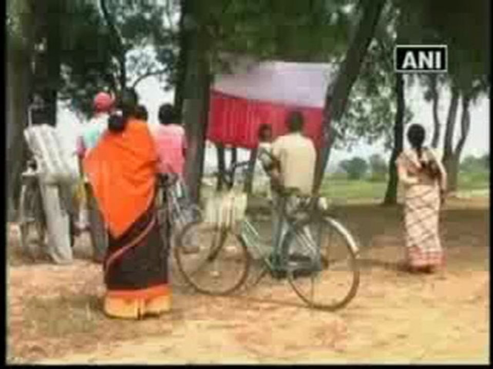 Maoists demand ransom from local businessmen in Jharkhand.mp4