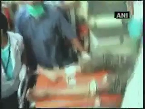 Maoists injure two police personnel in an attack in Orissa.mp4