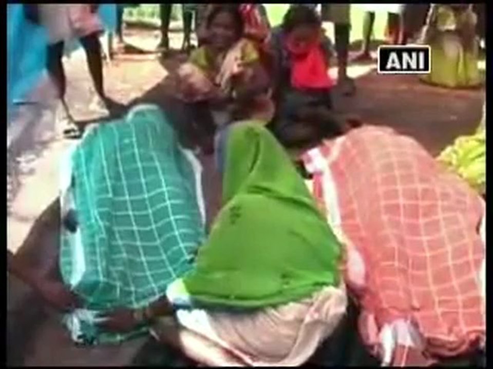 Maoists kill three family members in Chattisgarh.mp4