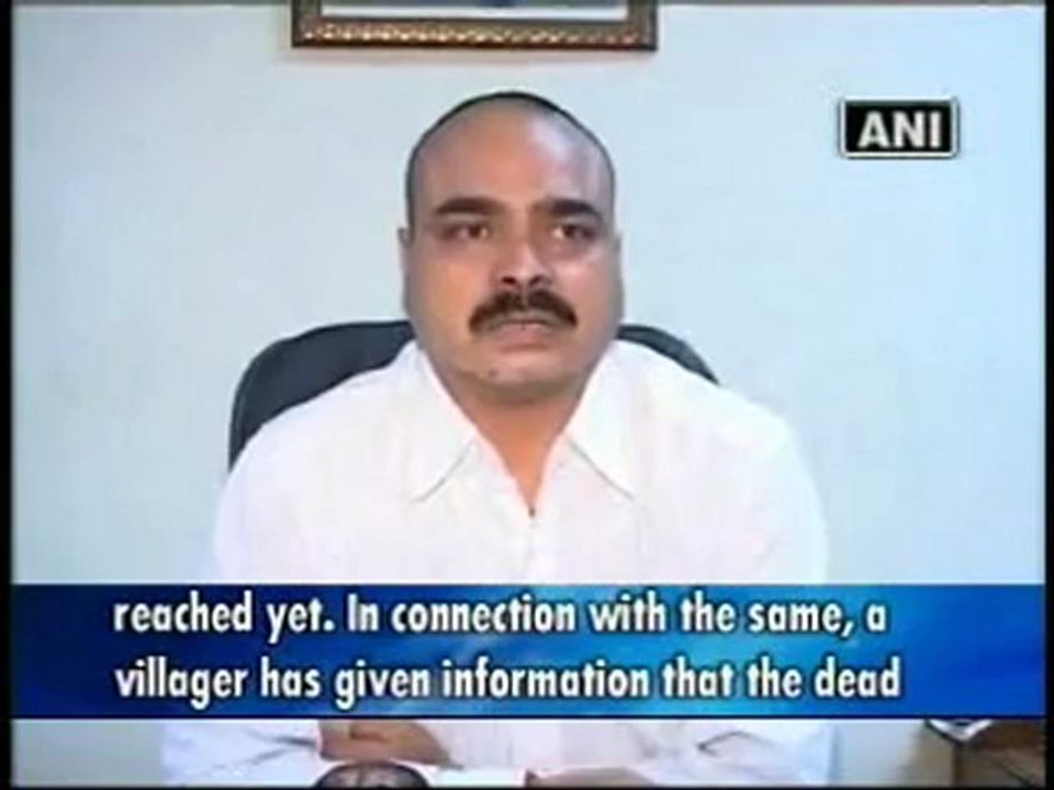 Maoists kill three policemen, village head in Chhattisgarh.mp4