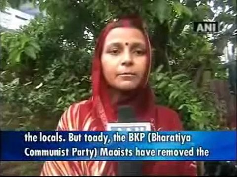 Maoists lift vehicle ban in Jharkhand,demand children in camps.mp4