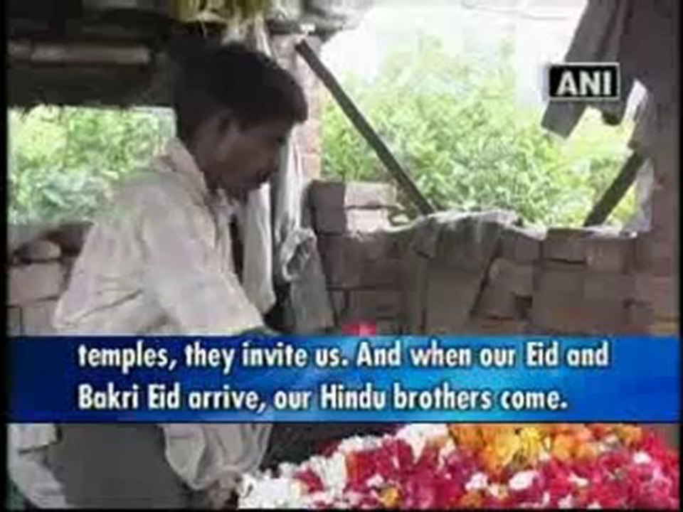 Muslim gardeners growing flowers for Hindu temples.mp4