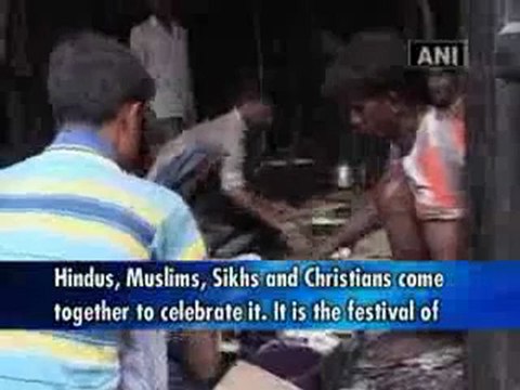 Muslims and Hindus collectively prepare Diwali sweets.mp4