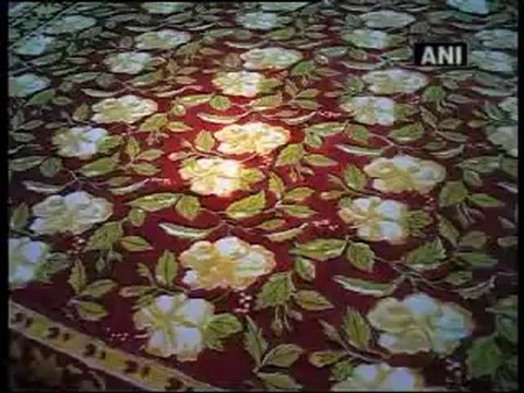 Muslims and Hindus work hand in hand in Rajasthan.mp4