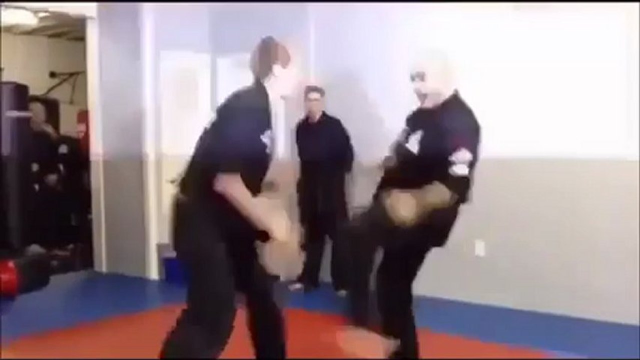 Rakibini Gangnam ile Devirdi _D