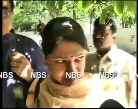 2G scam Kanimozhi to stay in jail as SC adjourns bail plea-.mp4
