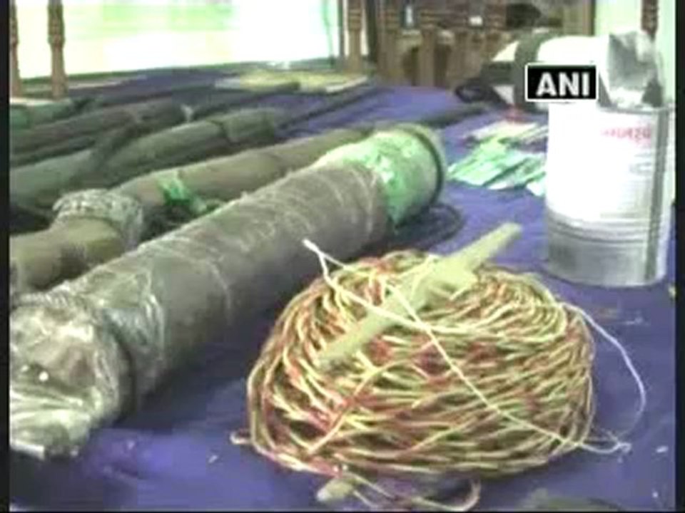 Police guns down Maoists in Chhattisgarh, arrests a rebel couple.mp4