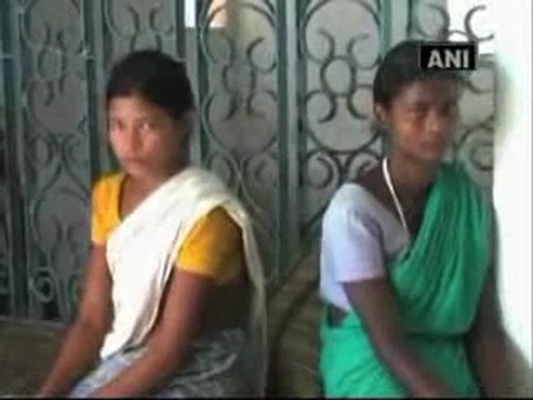 Police personnel nab four Maoists in Chhattisgarh.mp4