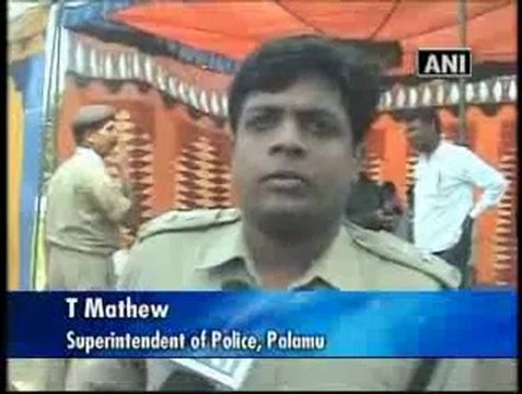 Police,paramilitary set up medical camp in Jharkhand.mp4