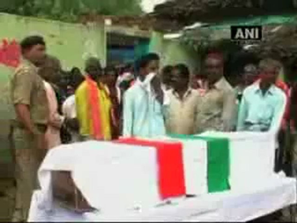 Policeman killed in Maoist ambush in Chhattisgarh.mp4