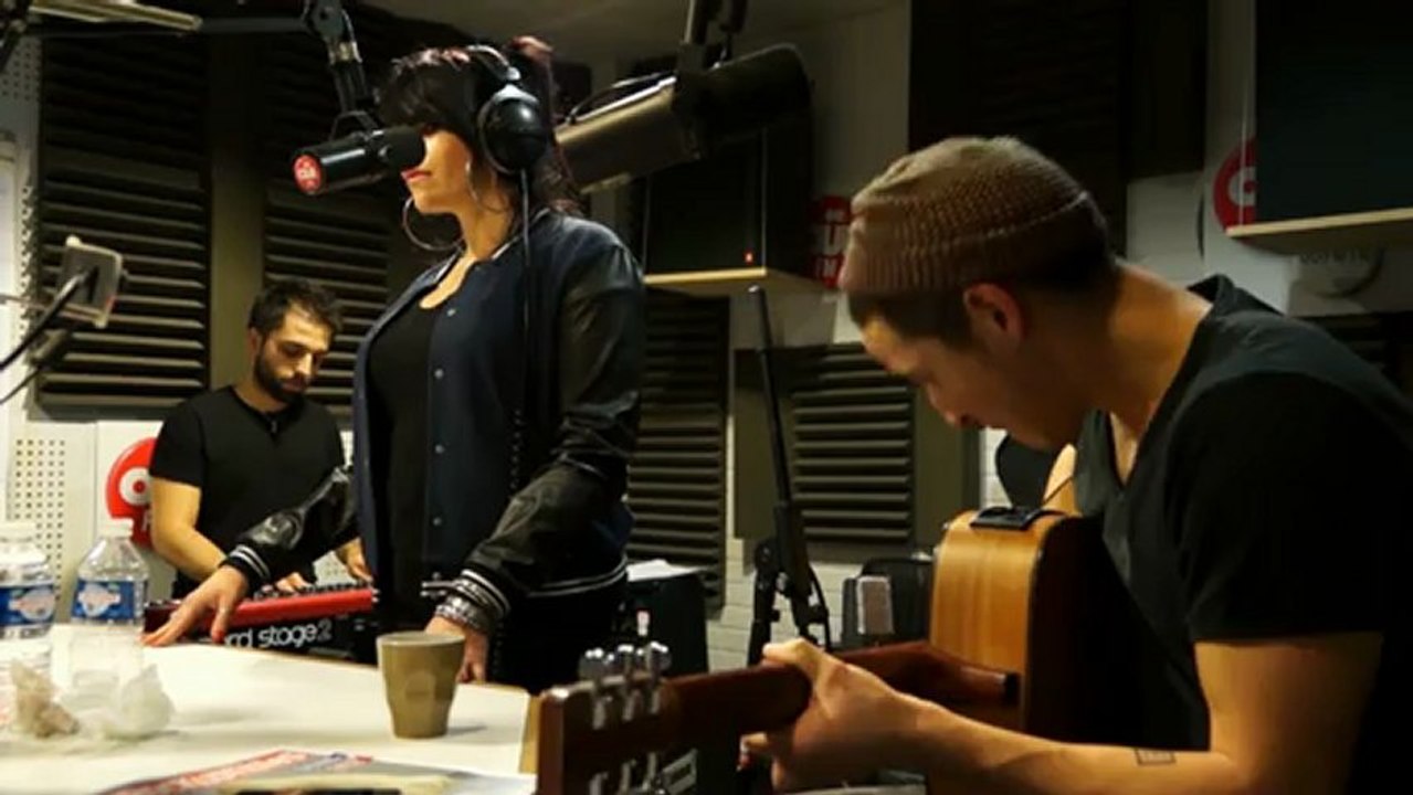 Alex Hepburn - Neneh Cherry Cover - Session Acoustique OÜI FM