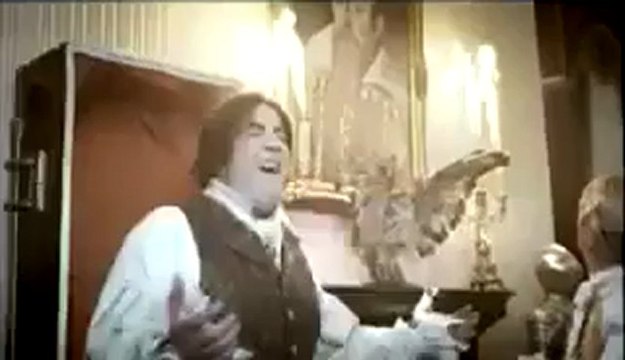 Avea Reklamı, Ata Demirer, Vampir Edward - Erol Taşcı