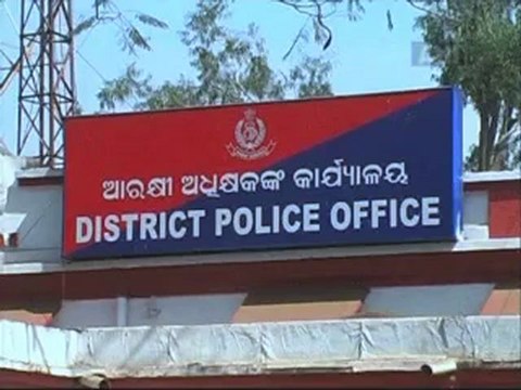 Two Maoists surrender in Orissa, police assures rehabilitation.mp4