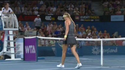 Brisbane - Azarenka ai quarti, non c'è storia per la Lisiki