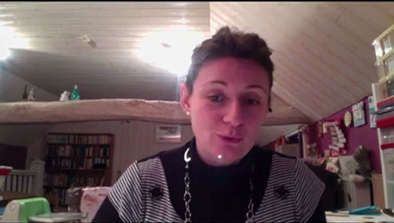 Demo mini machine a coudre